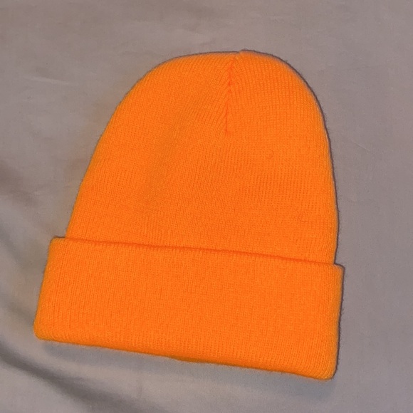 mens Vlone beanie - Picture 3 of 3